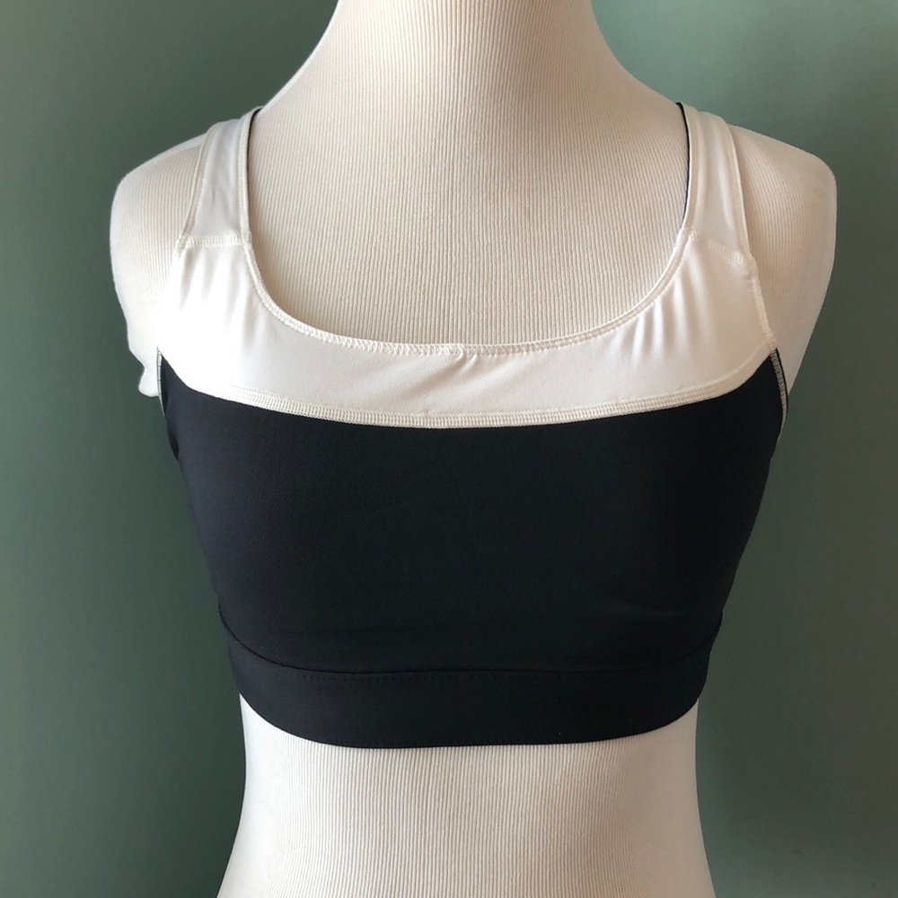 ✨SALE✨ NWOT - SPORTS BRA - B&W - FABLETICS - SMALL
